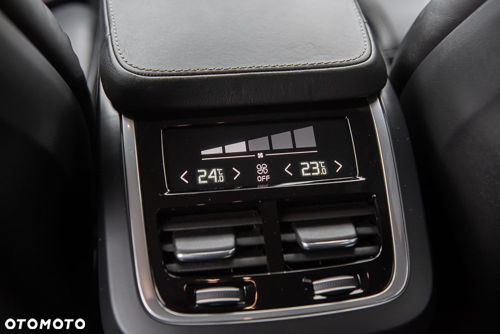 Volvo V90 D5 AWD Geartronic Inscription - 29
