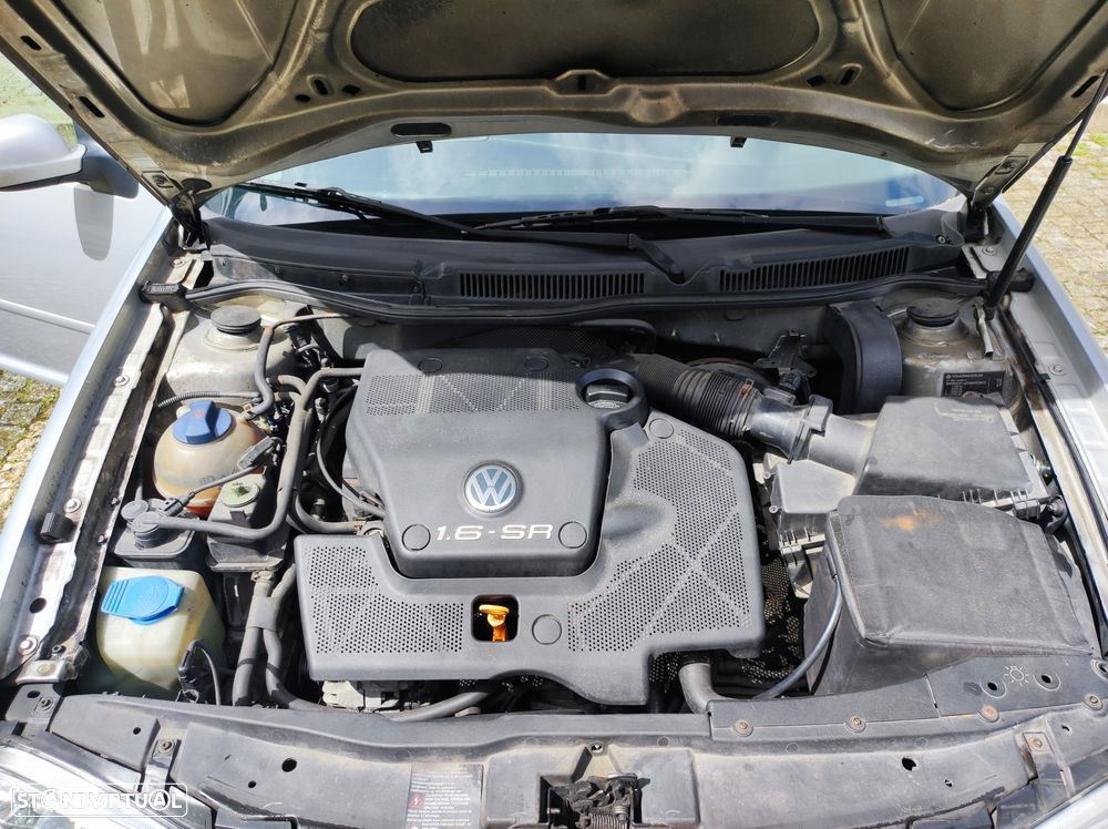 VW Golf 1.6i Highline EC - 26