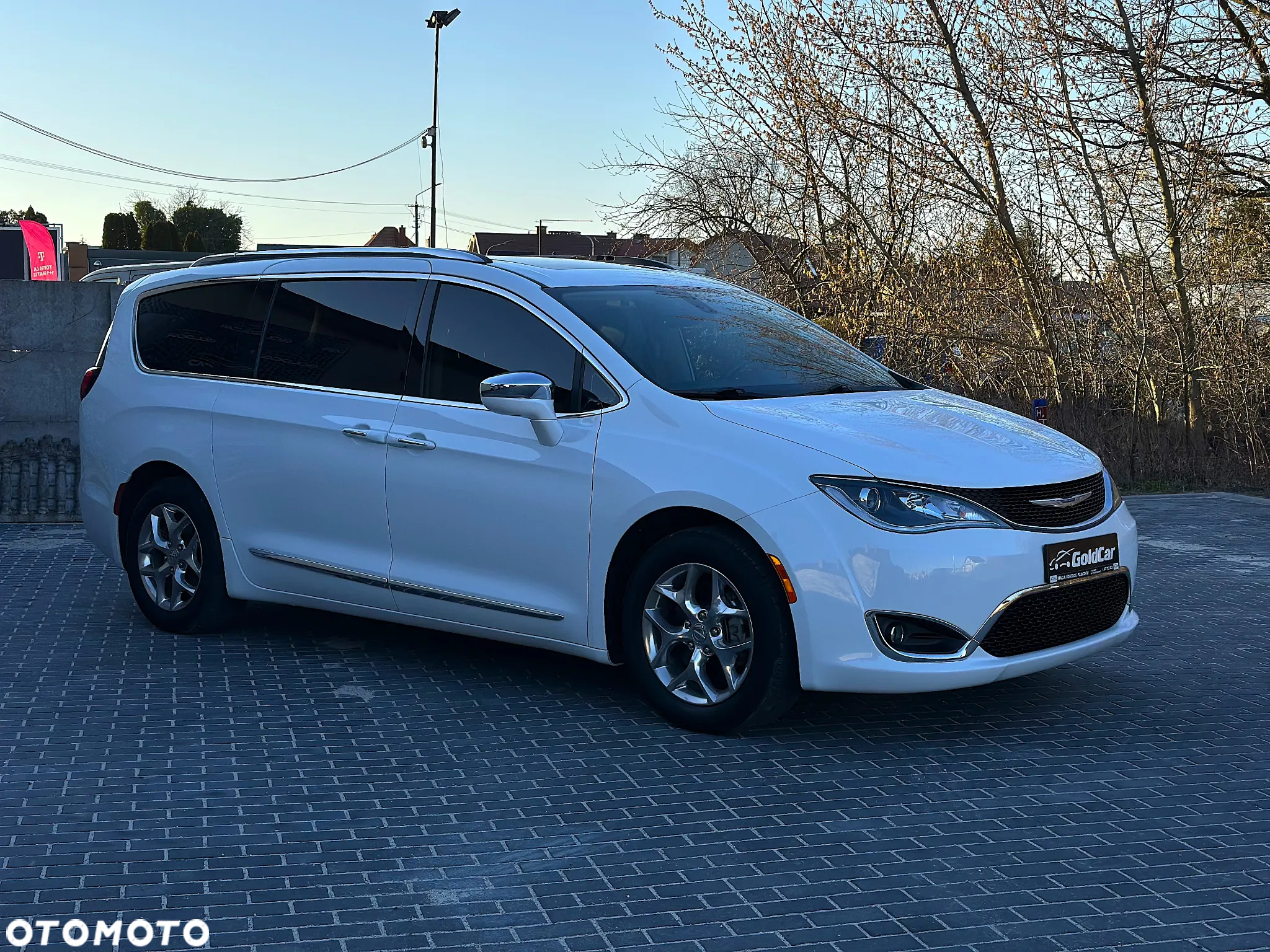 Chrysler Pacifica - 5