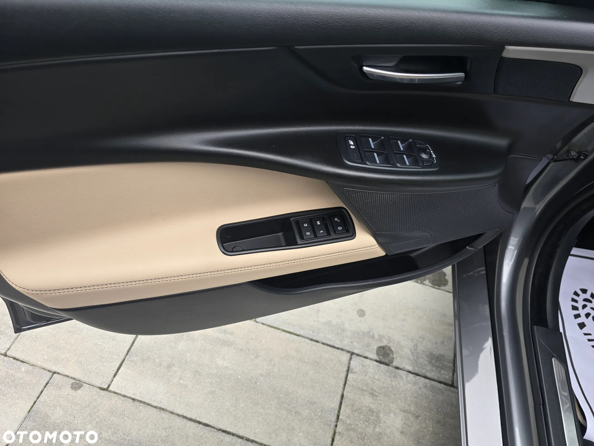 Jaguar XE 20d Prestige - 14