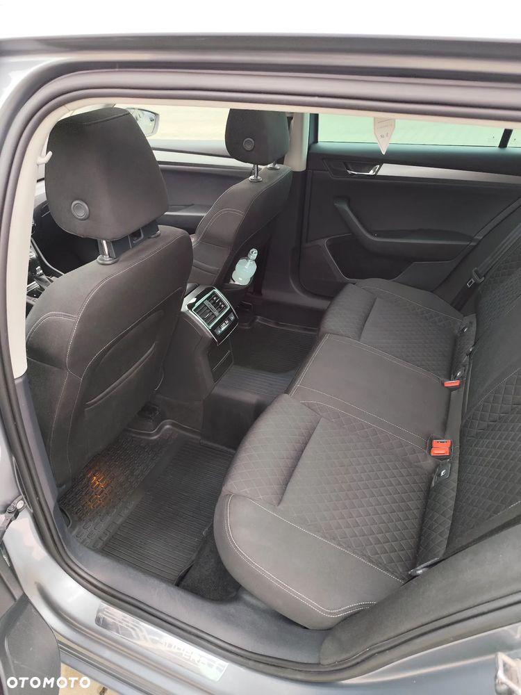 Skoda Superb 2.0 TDI Style DSG - 11