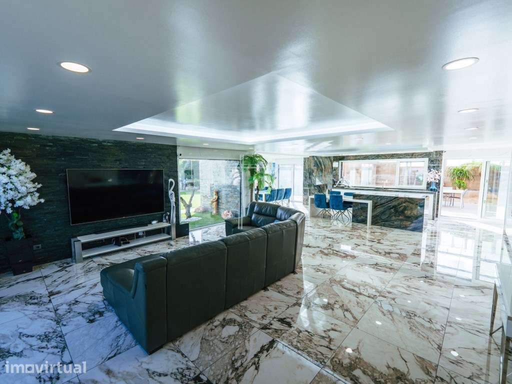 Moradia isolada T4, arquitetura contemporânea com piscina - Quintinhas - Grande imagem: 4/51