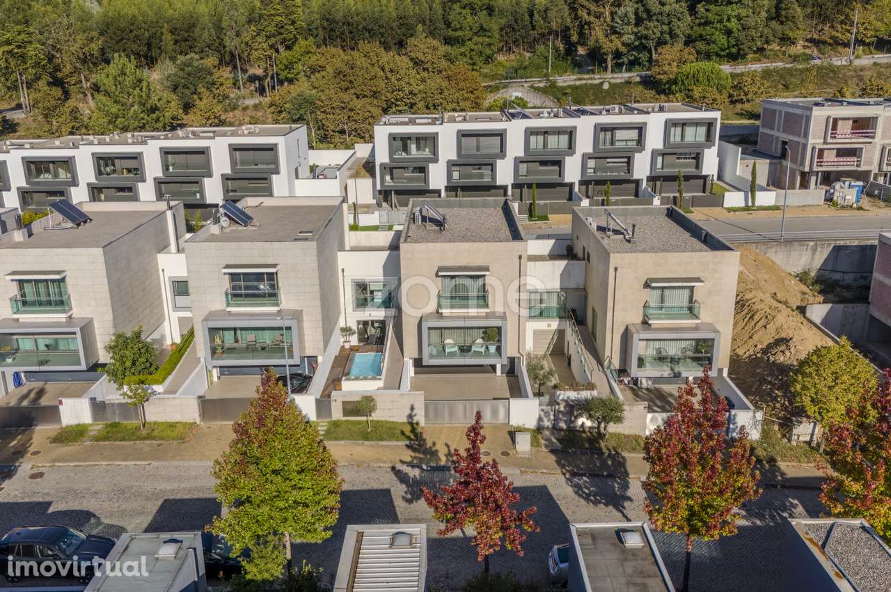 Moradia T3 com piscina em Nogueira- Braga - Grande imagem: 2/52