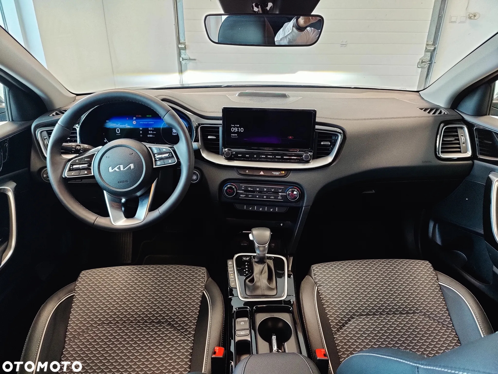Kia XCeed - 13