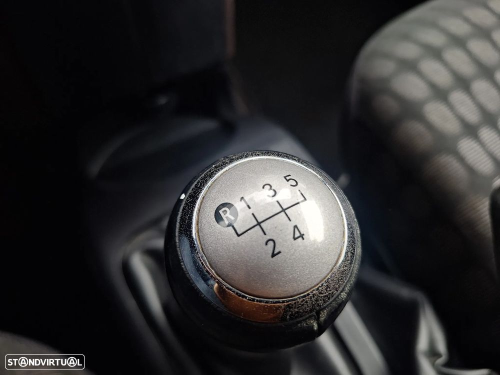 Toyota iQ 1.0 VVT-i 2 - 29