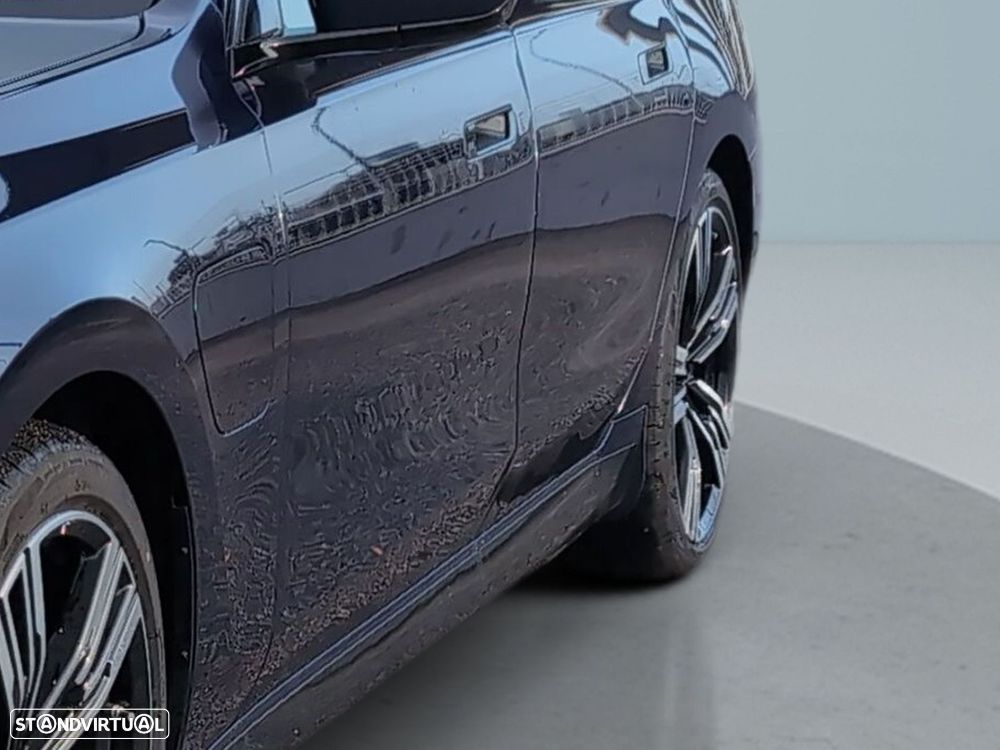 BMW 750 750e xDrive Pack Desportivo M - 4
