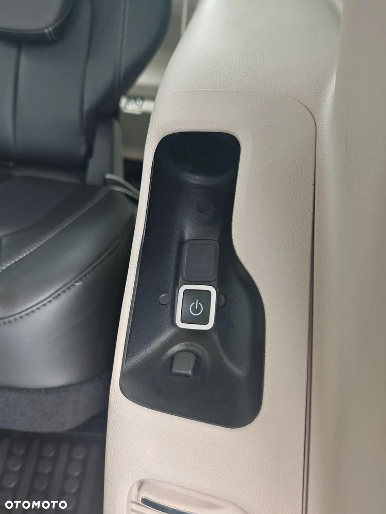 Chrysler Pacifica - 24