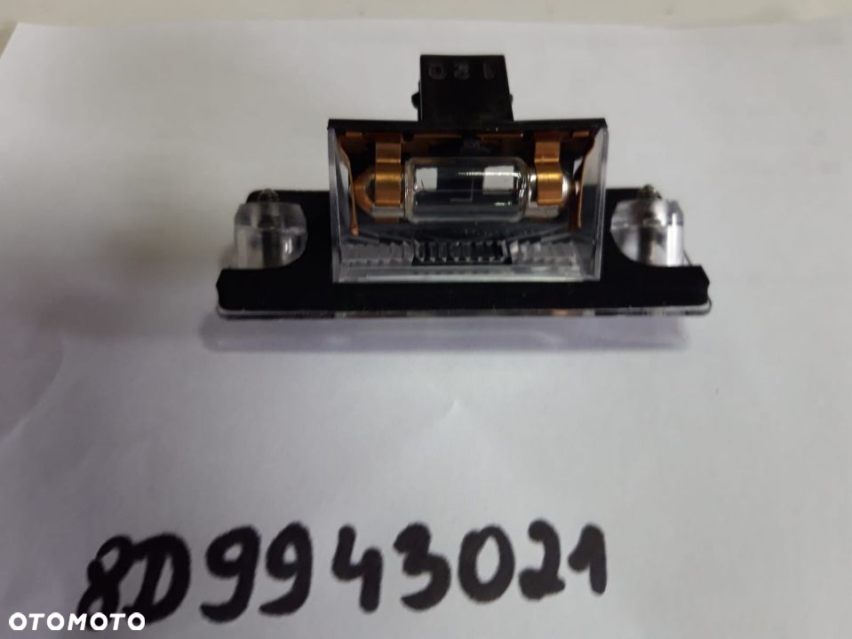 LAMPA OŚWIETLENIA  tablicy rejestracyjnej  AUDI A3 (8L), 01.00-04.03  A4 (B5)  94-98  8D9943021 - 3