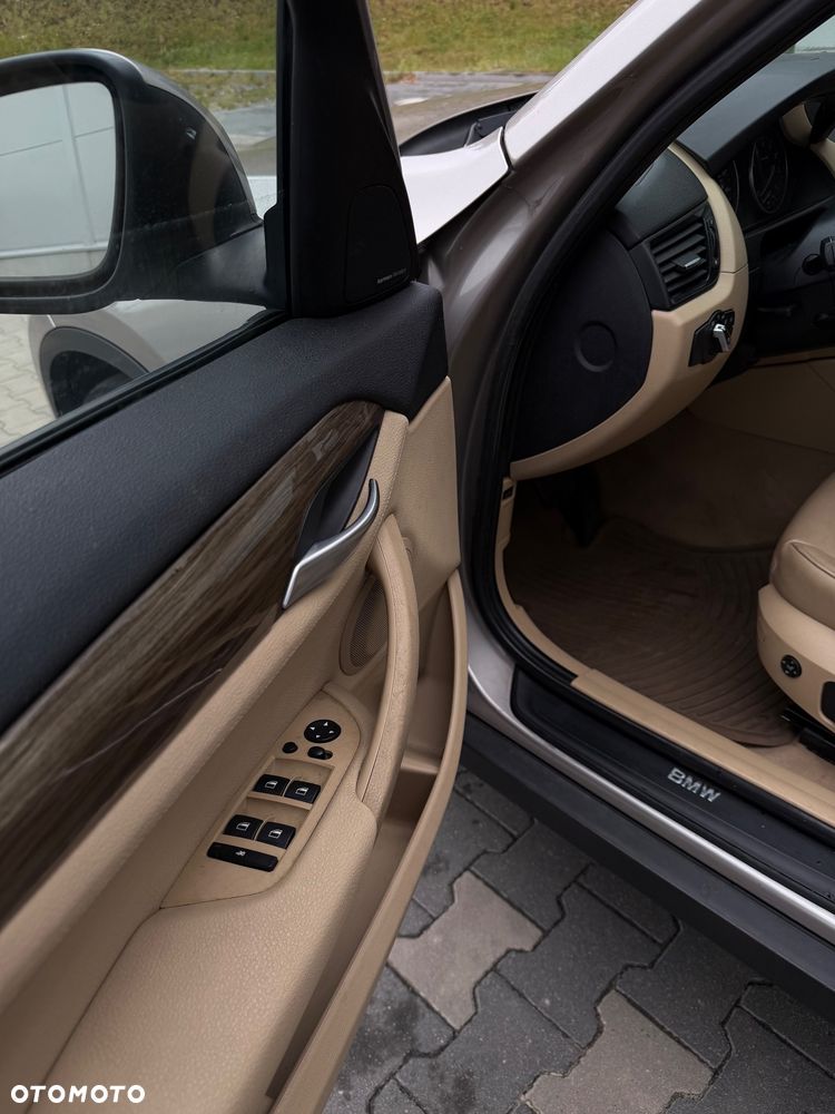 BMW X1 xDrive28i - 9