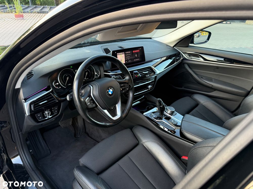 BMW Seria 5 530e iPerformance Sport Line sport - 18