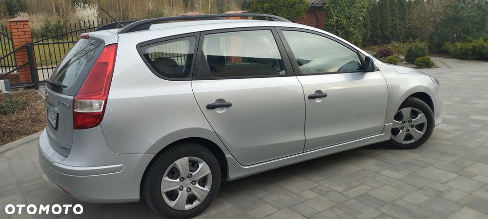 Hyundai i30 i30cw 1.6 CRDi UEFA EURO 2012 Edition - 4