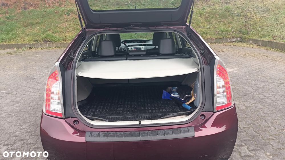 Toyota Prius (Hybrid) Comfort - 11