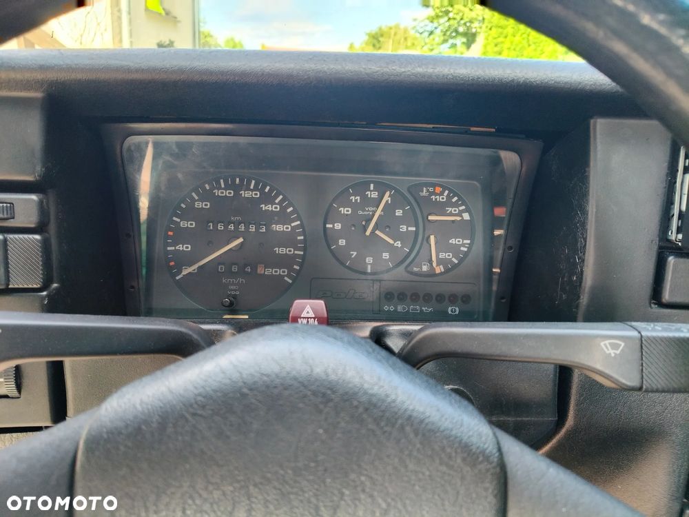 Volkswagen Polo 1.0 CL - 23