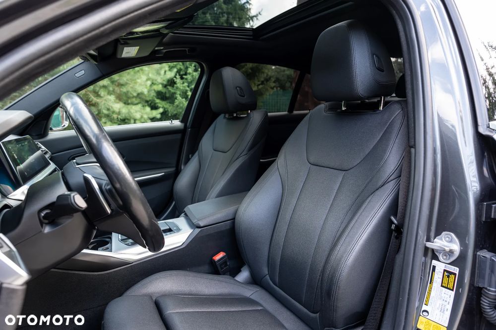 BMW Seria 3 330i xDrive Sport Line - 20