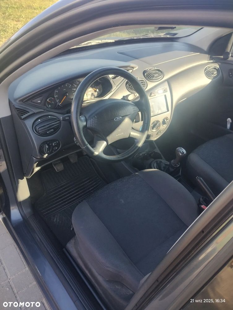Ford Focus - 8