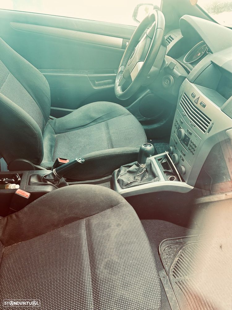 Opel Astra GTC 1.7 CDTI - 4