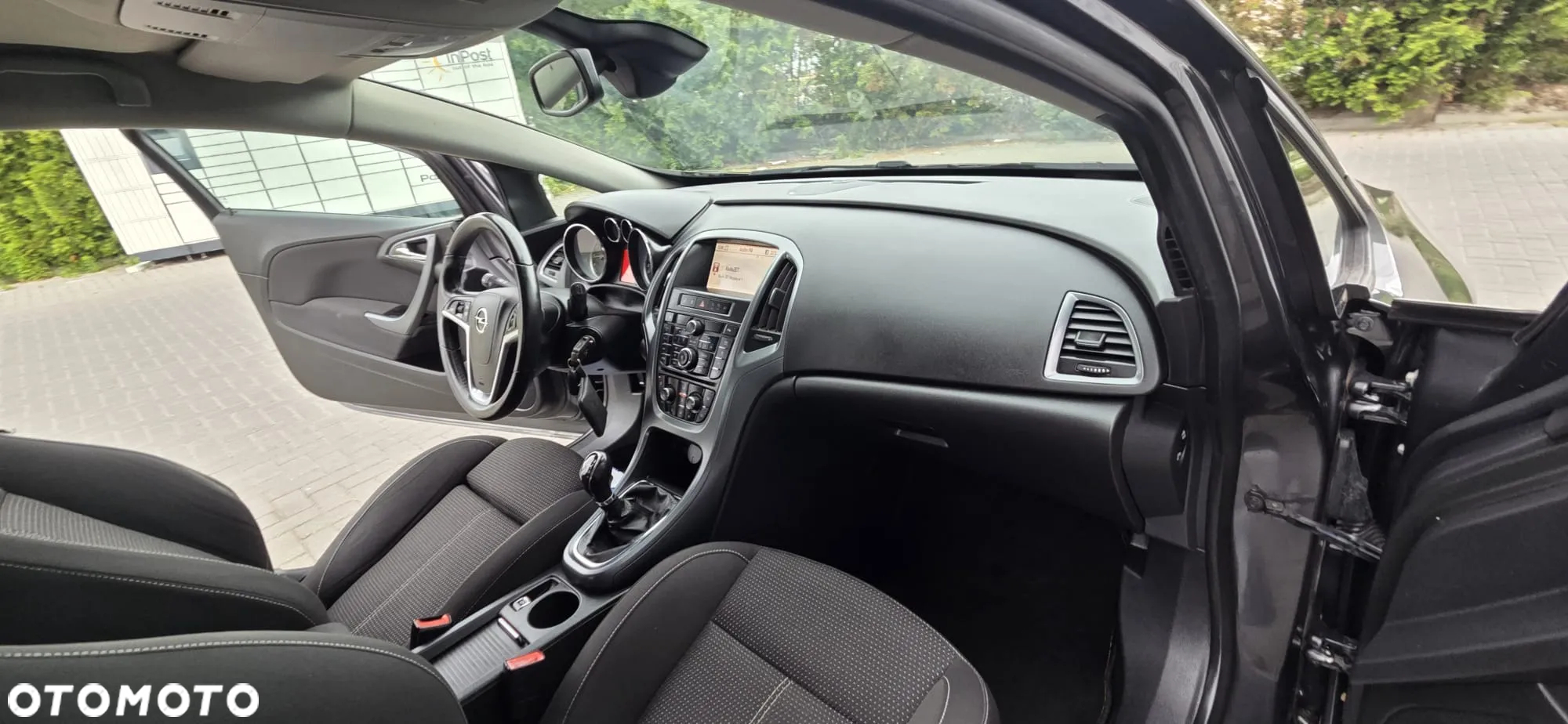 Opel Astra GTC 1.6 Turbo Innovation - 37