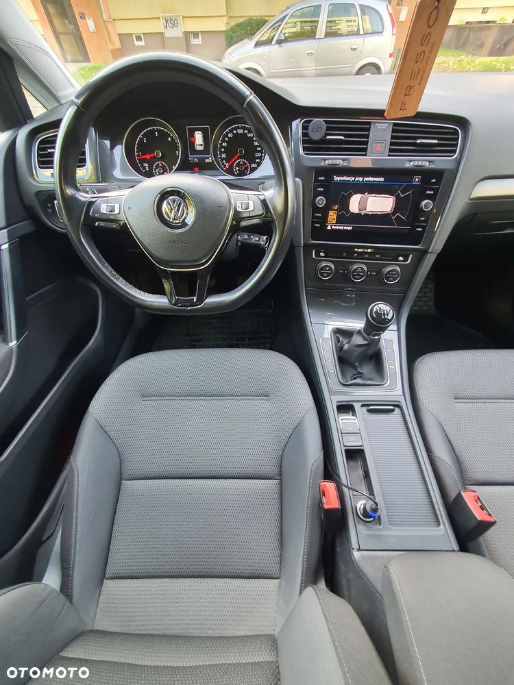 Volkswagen Golf - 14