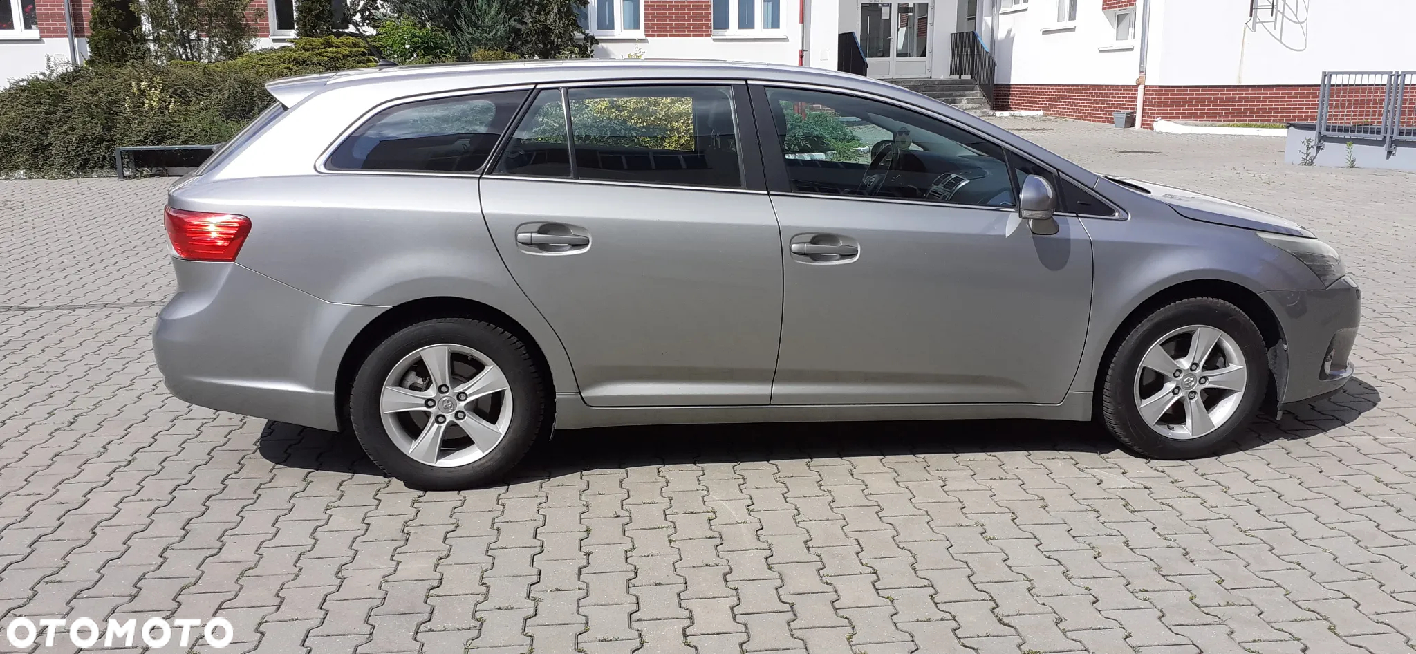 Toyota Avensis 1.8 Sol plus - 2