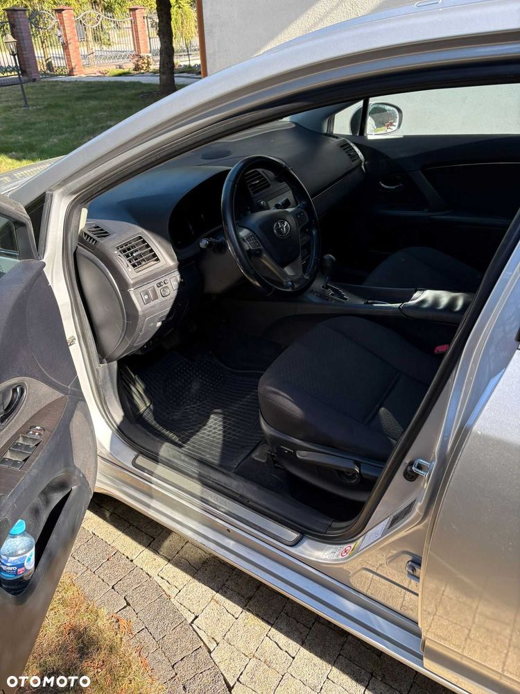 Toyota Avensis - 4