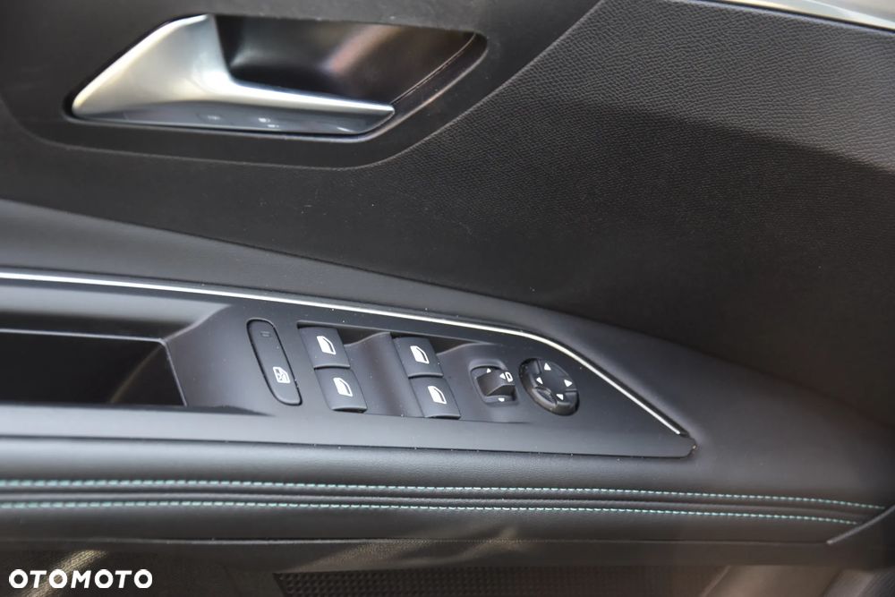 Peugeot 3008 BlueHDi 130 Stop & Start EAT8 Allure Pack - 23