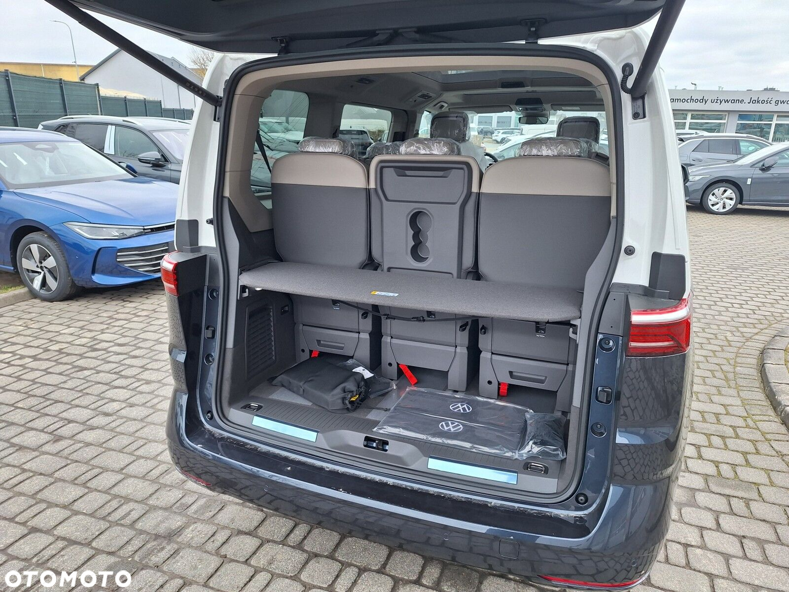 Volkswagen Multivan - 23