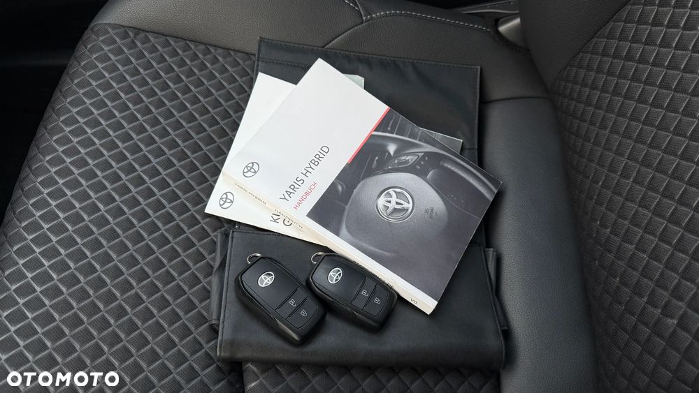 Toyota Yaris Hybrid 1.5 Executive - 25