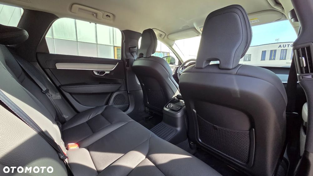 Volvo V90 T6 AWD Plug-In Hybrid Plus Dark - 18