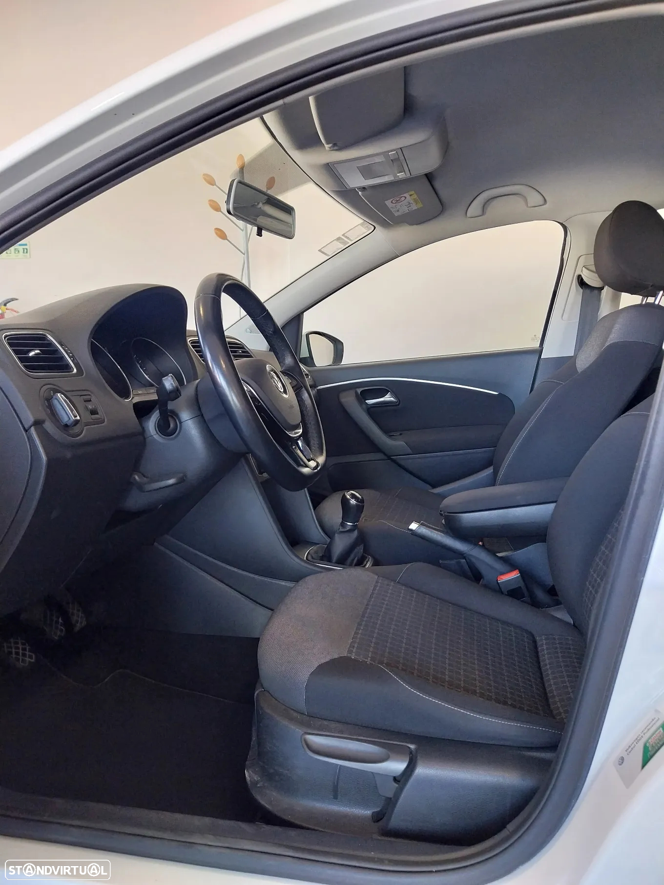 VW Polo 1.0 Confortline Nav - 9