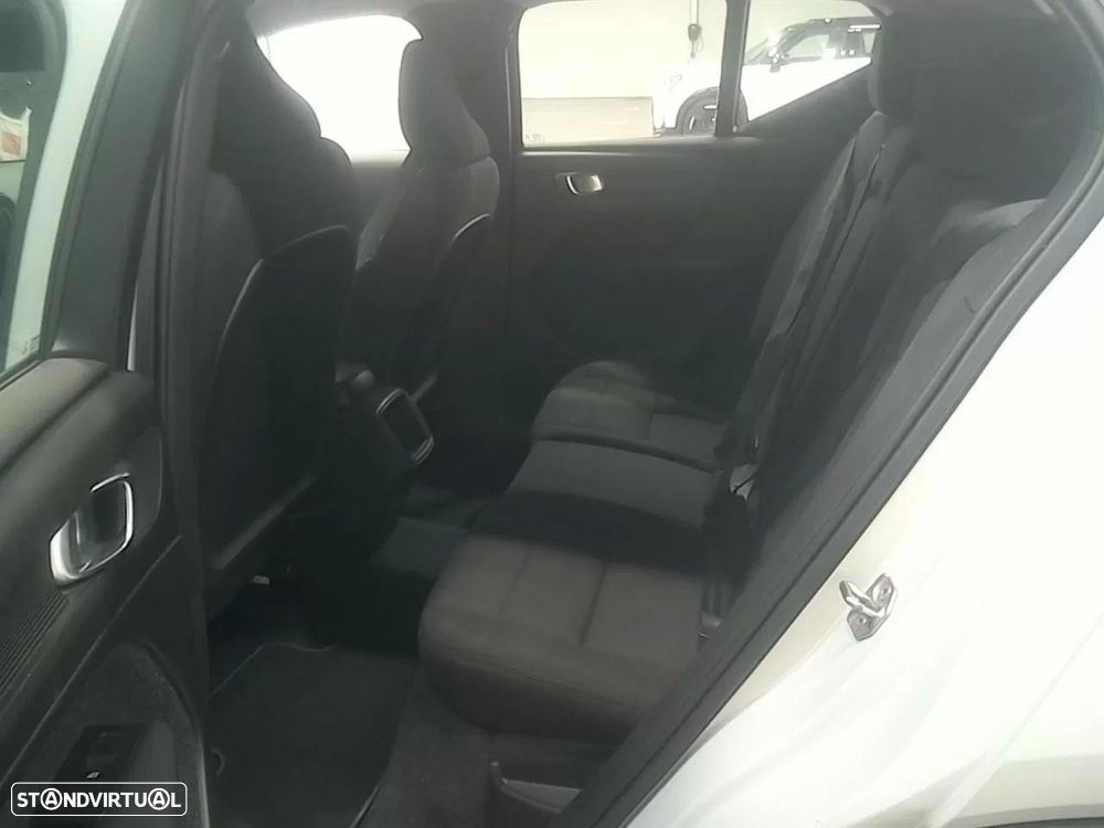 Volvo XC 40 1.5 T2 Momentum Core - 7