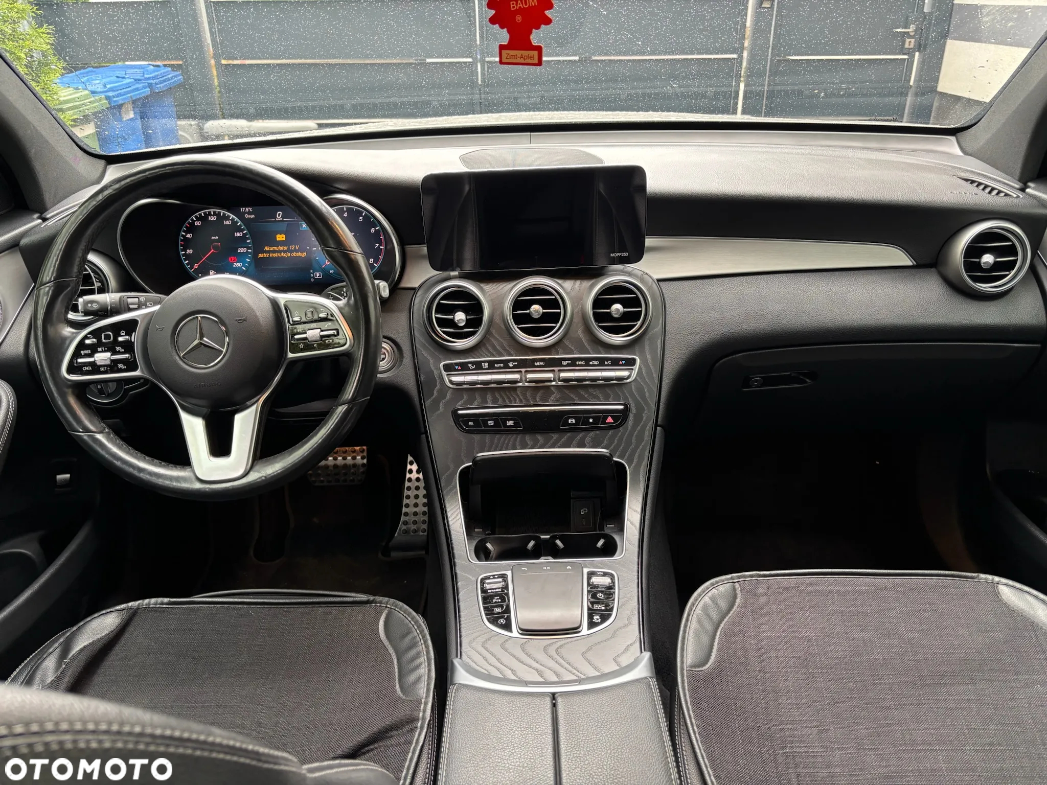 Mercedes-Benz GLC 300 4Matic 9G-TRONIC AMG Line - 11