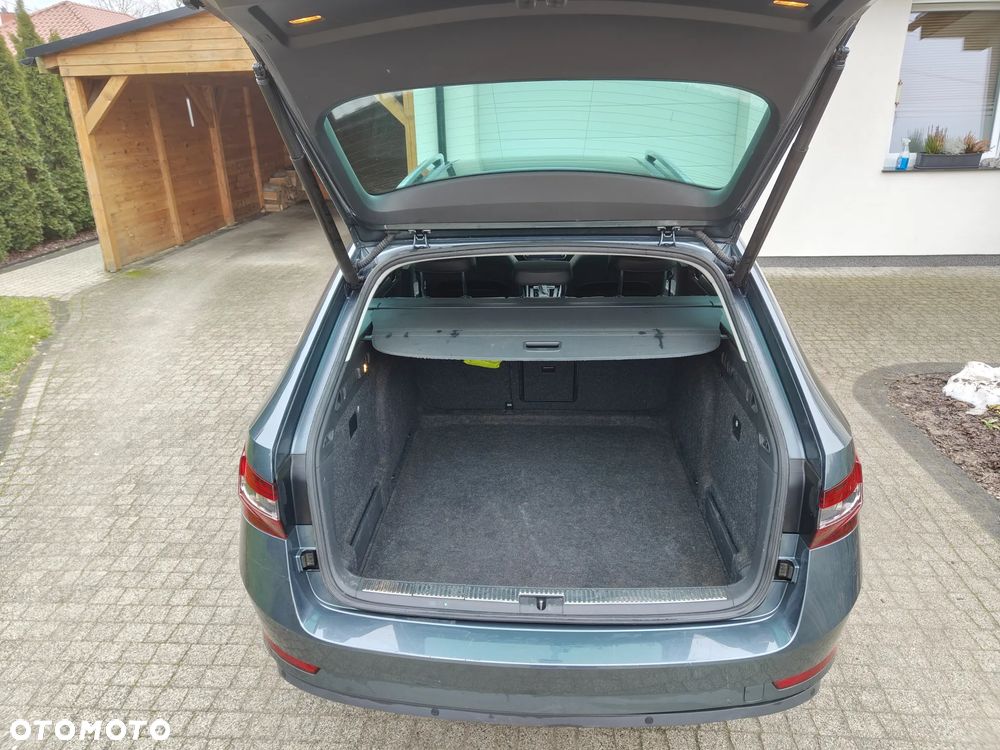 Skoda Superb 2.0 TDI DSG Style - 9