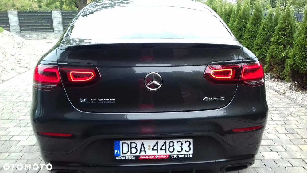 Mercedes-Benz GLC 300 4Matic 9G-TRONIC AMG Line - 32
