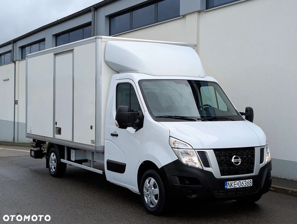 Nissan NV400 - 1