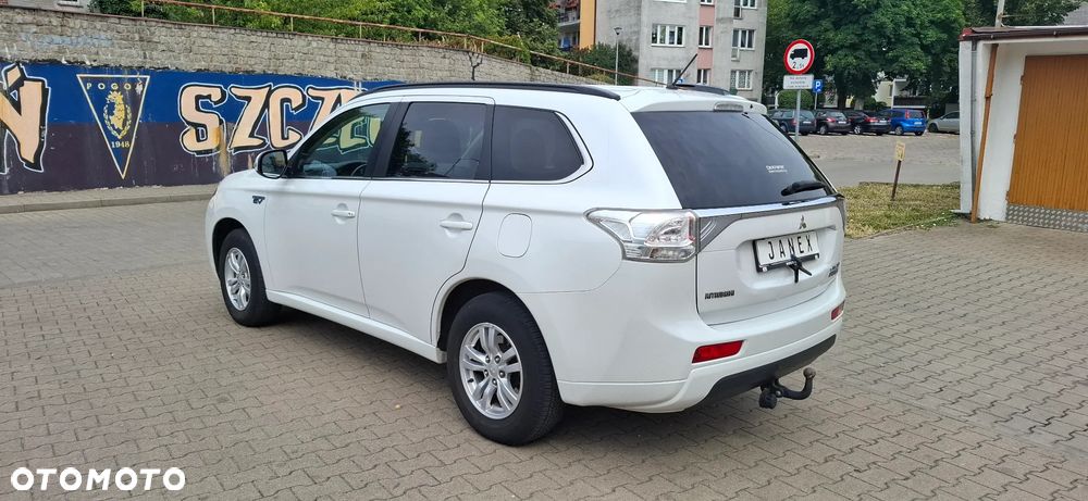 Mitsubishi Outlander Instyle NAVI + - 6