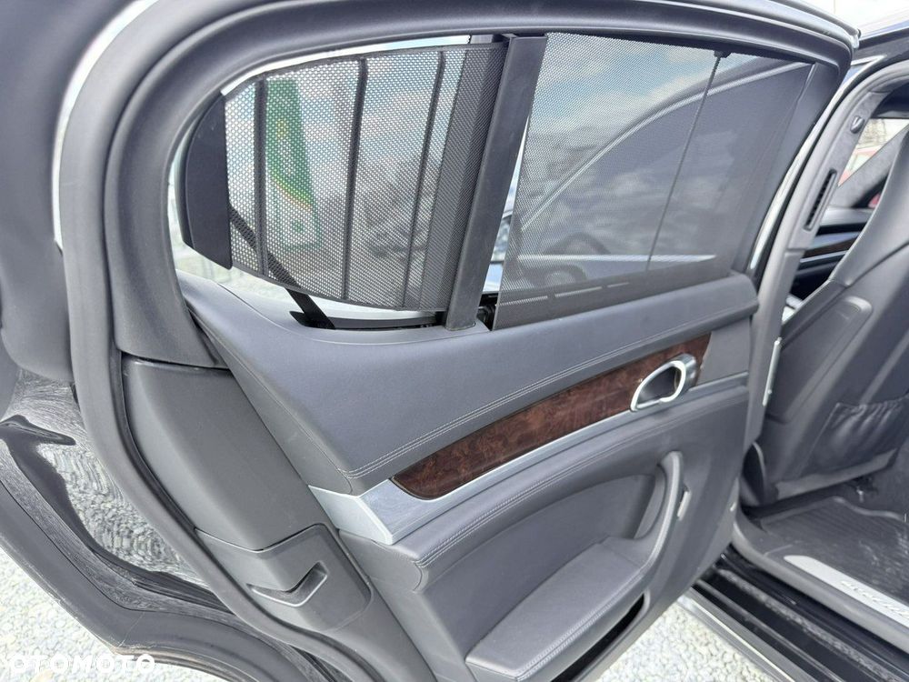 Porsche Panamera Turbo Executive - 33