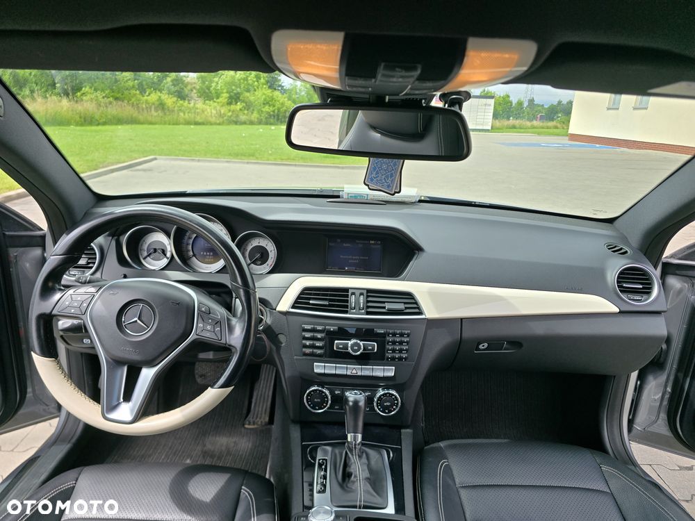 Mercedes-Benz Klasa C 250 CGI BlueEff - 13