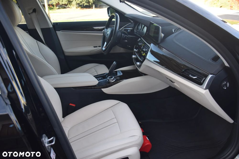 BMW Seria 5 520d xDrive Luxury Line - 29