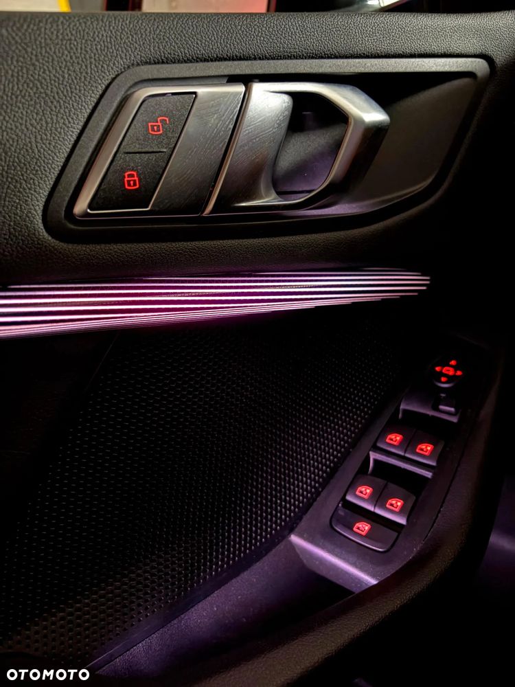 BMW Seria 3 318i M Sport - 23