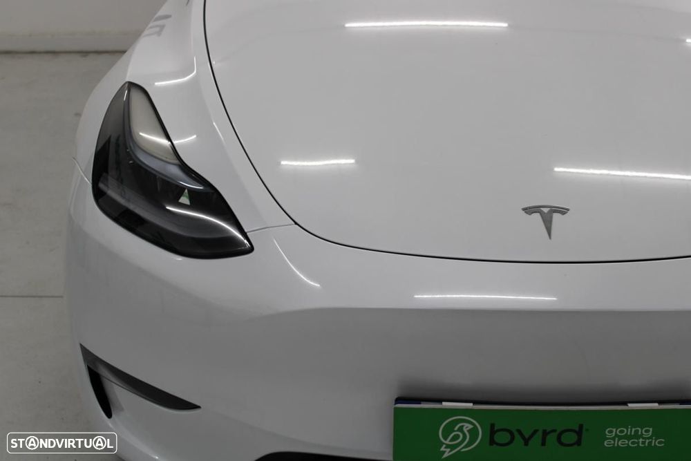 Tesla Model Y Long Range Dual Motor AWD - 4