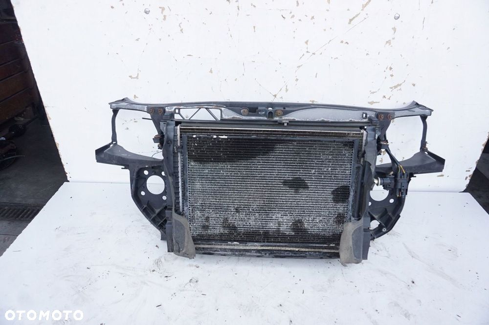 WZMOCNIENIE CHŁODNICE PAS AUDI A4 B7 3.2 V6 AT - 1