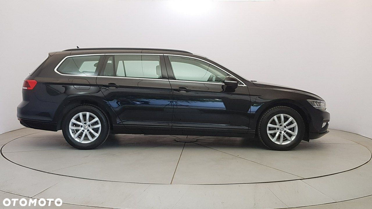 Volkswagen Passat - 8