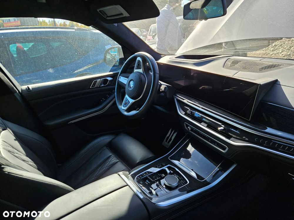 BMW X5 xDrive50e PHEV Individual Edition sport - 33