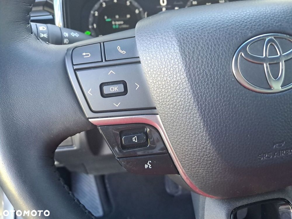Toyota Camry - 23