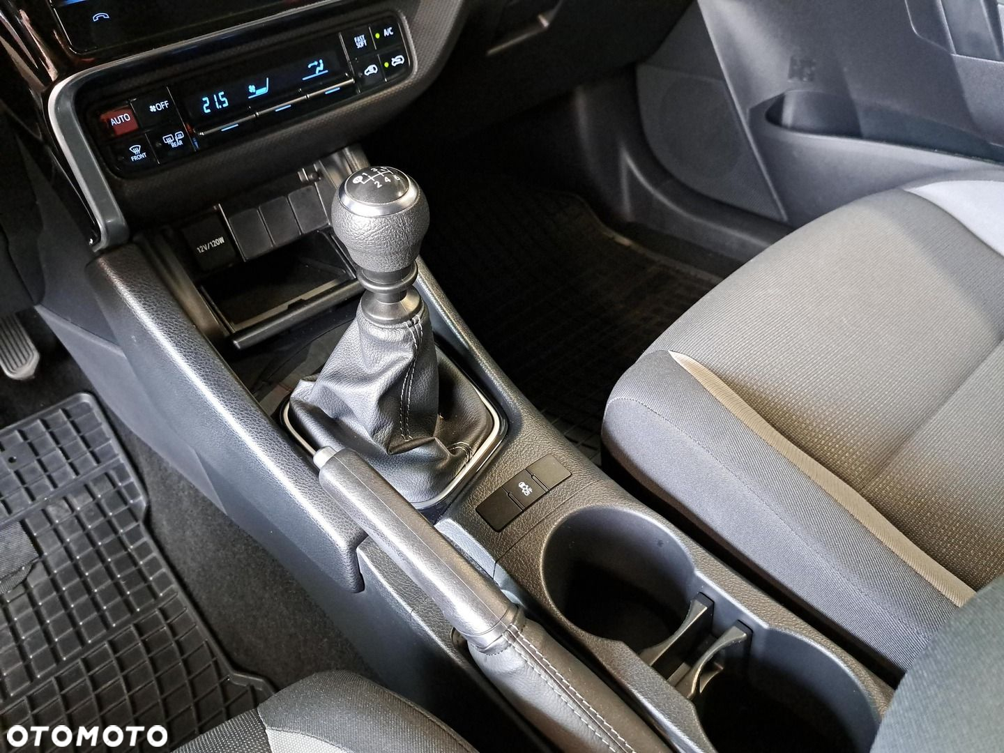 Toyota Auris 1.33 VVT-i Active - 19