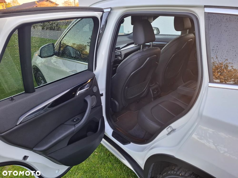 BMW X1 xDrive28i xLine - 22