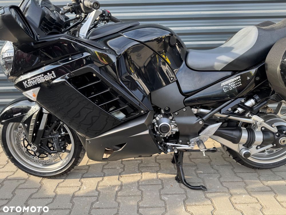 Kawasaki GTR - 14