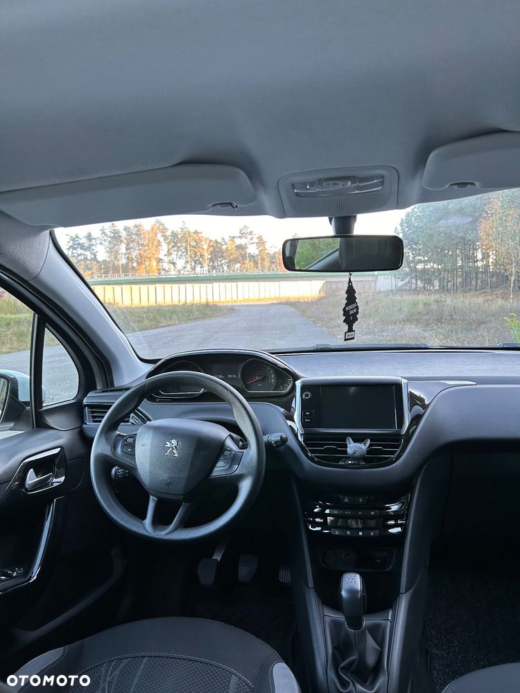 Peugeot 208 - 5