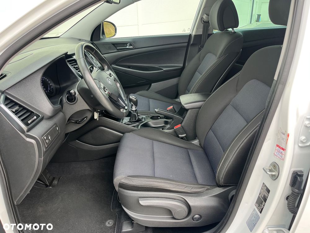 Hyundai Tucson blue 1.7 CRDi 2WD Style - 12