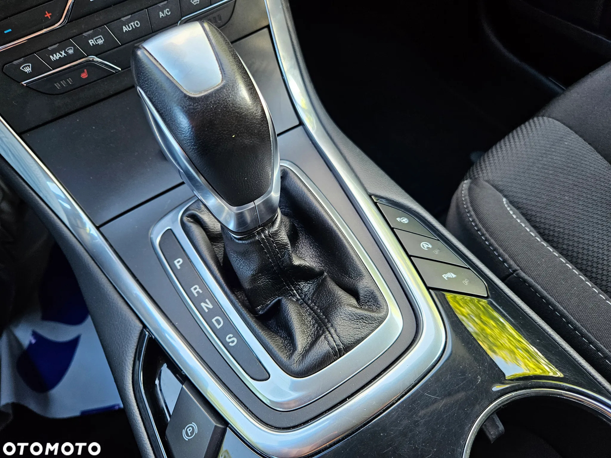 Ford S-Max 2.0 TDCi Titanium PowerShift - 32